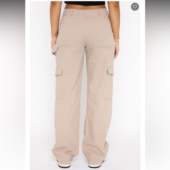 White Fox Boutique - Know Your Worth Low Rise Cargo Pants Beige (XS) brand new - Picture 5 of 9